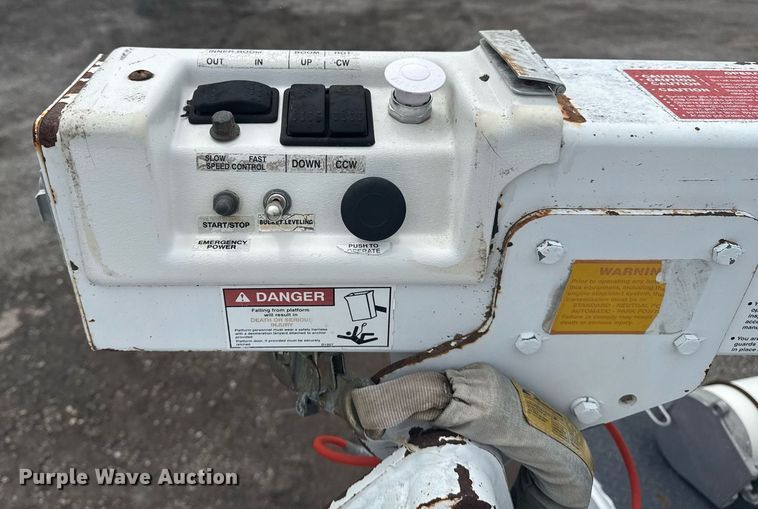 image for item EG5904 2000 Ford F350 Super Duty bucket truck