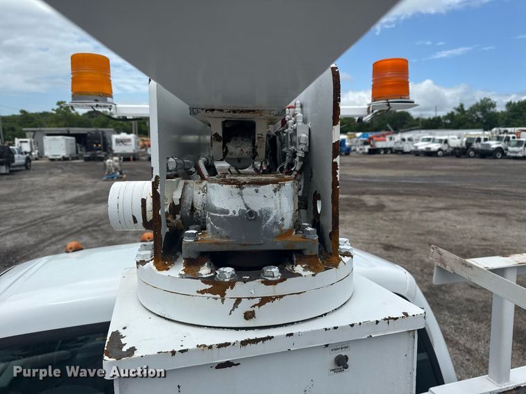 image for item EG5904 2000 Ford F350 Super Duty bucket truck