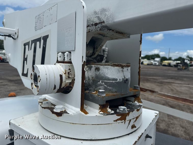 image for item EG5904 2000 Ford F350 Super Duty bucket truck