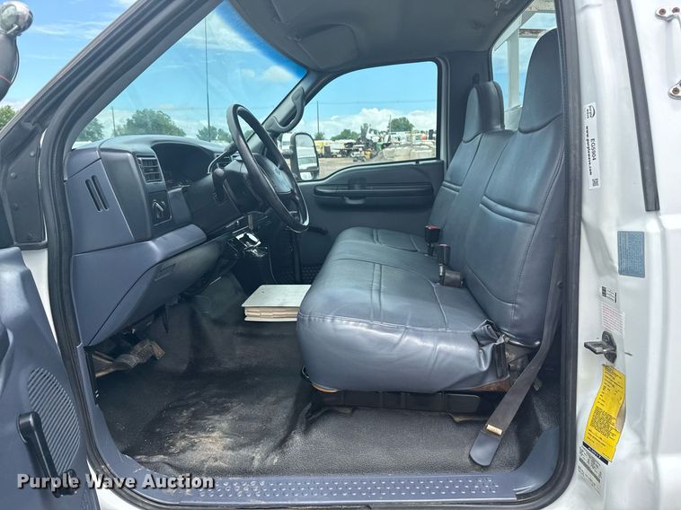 image for item EG5904 2000 Ford F350 Super Duty bucket truck