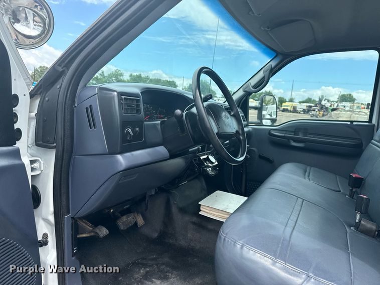 image for item EG5904 2000 Ford F350 Super Duty bucket truck