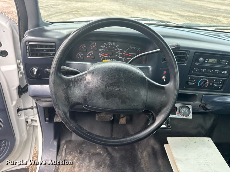 image for item EG5904 2000 Ford F350 Super Duty bucket truck