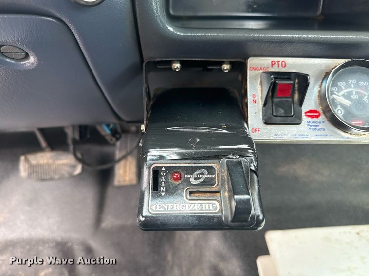 image for item EG5904 2000 Ford F350 Super Duty bucket truck