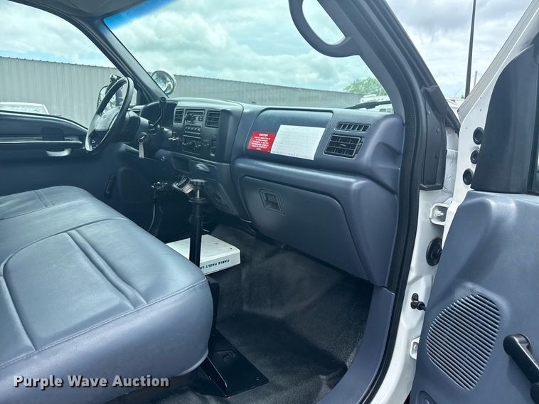 image for item EG5904 2000 Ford F350 Super Duty bucket truck