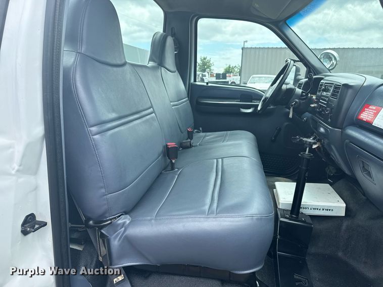 image for item EG5904 2000 Ford F350 Super Duty bucket truck