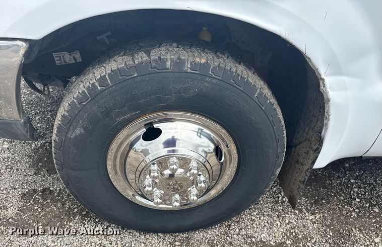 image for item EG5904 2000 Ford F350 Super Duty bucket truck