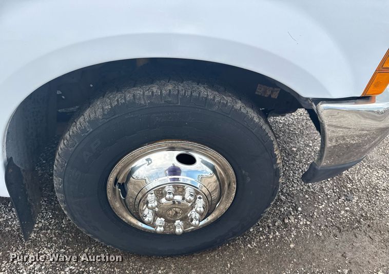 image for item EG5904 2000 Ford F350 Super Duty bucket truck