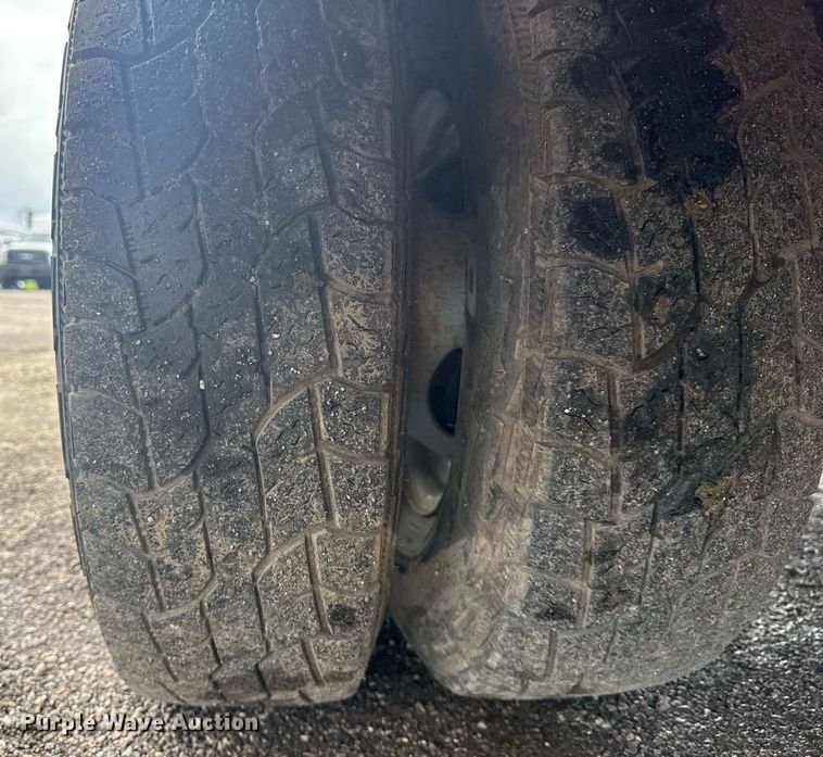 image for item EG5904 2000 Ford F350 Super Duty bucket truck