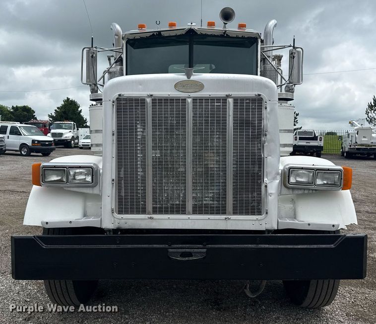 image for item EG5925 1996 Peterbilt 378 dump truck