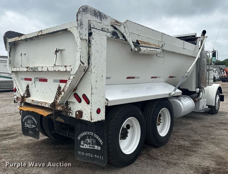 image for item EG5925 1996 Peterbilt 378 dump truck