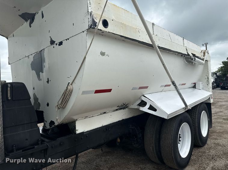 image for item EG5925 1996 Peterbilt 378 dump truck