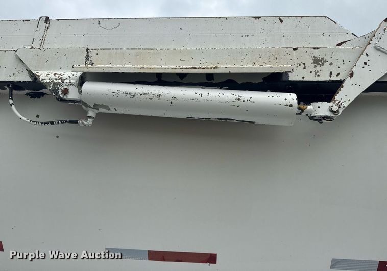 image for item EG5925 1996 Peterbilt 378 dump truck