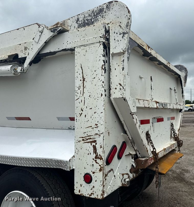 image for item EG5925 1996 Peterbilt 378 dump truck