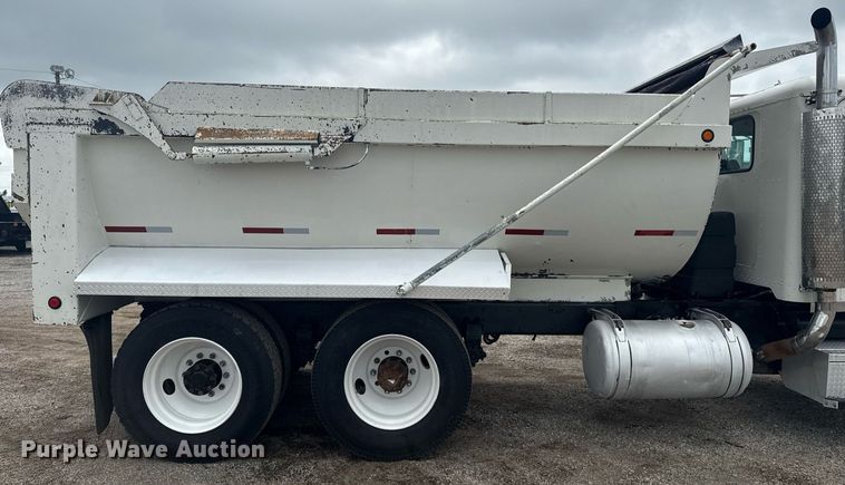 image for item EG5925 1996 Peterbilt 378 dump truck