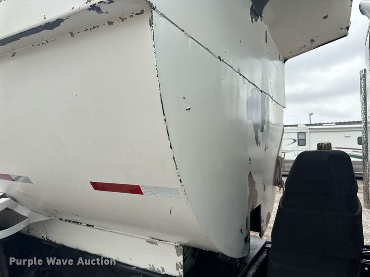 image for item EG5925 1996 Peterbilt 378 dump truck