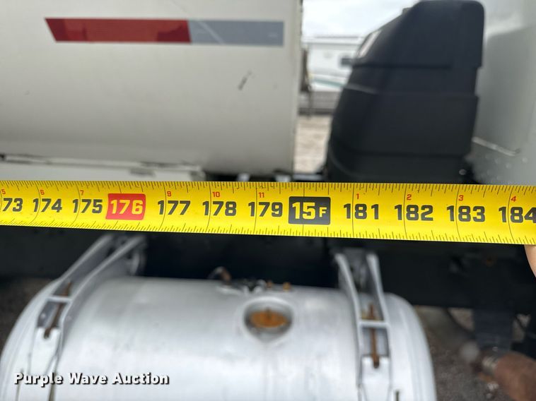 image for item EG5925 1996 Peterbilt 378 dump truck