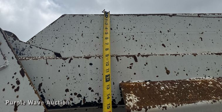 image for item EG5925 1996 Peterbilt 378 dump truck