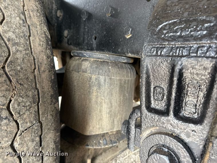 image for item EG5925 1996 Peterbilt 378 dump truck