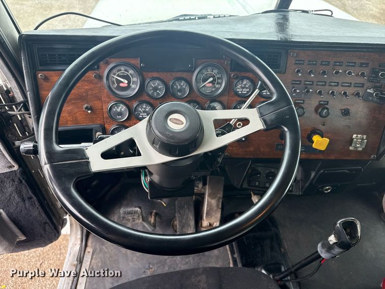 image for item EG5925 1996 Peterbilt 378 dump truck