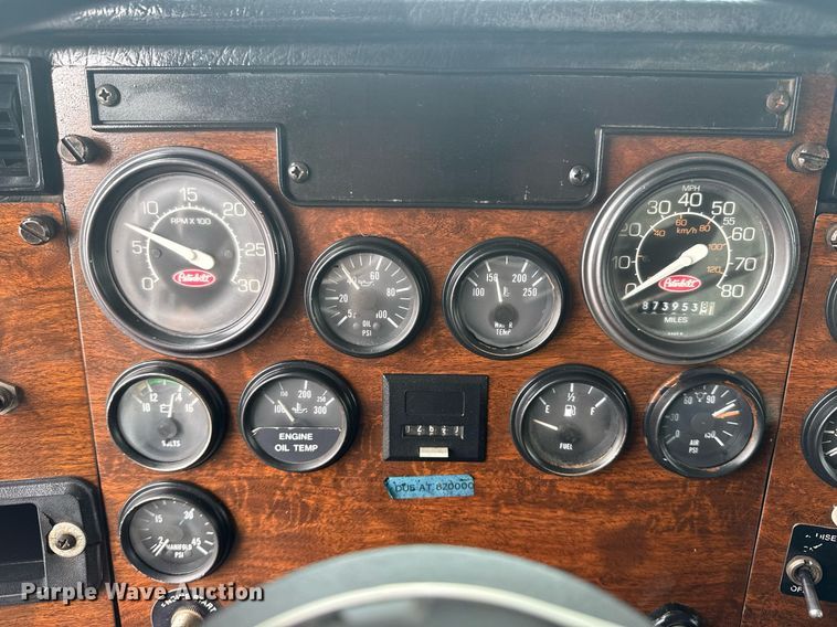 image for item EG5925 1996 Peterbilt 378 dump truck