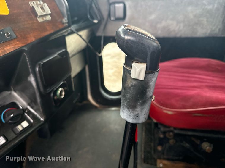 image for item EG5925 1996 Peterbilt 378 dump truck