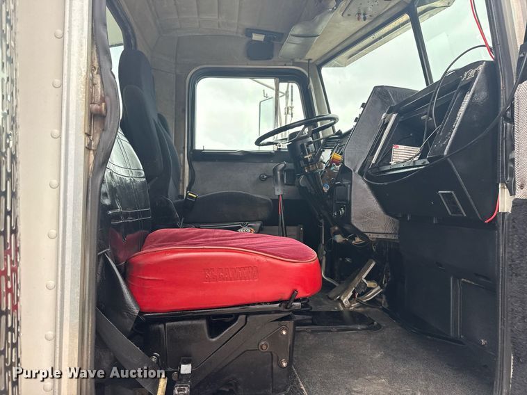 image for item EG5925 1996 Peterbilt 378 dump truck