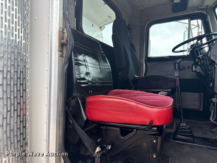 image for item EG5925 1996 Peterbilt 378 dump truck