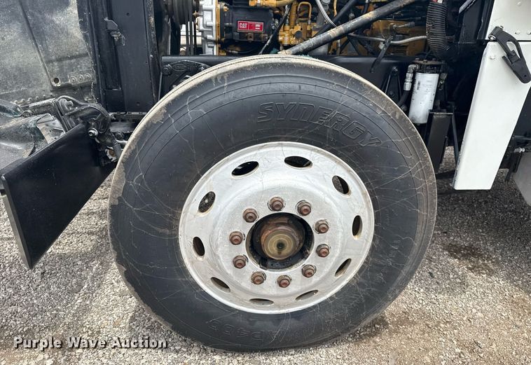 image for item EG5925 1996 Peterbilt 378 dump truck