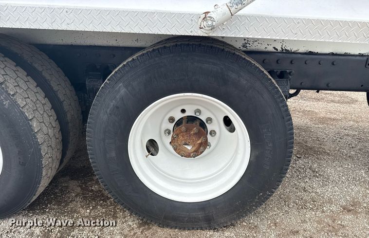 image for item EG5925 1996 Peterbilt 378 dump truck