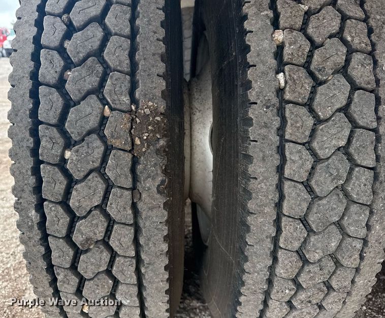 image for item EG5925 1996 Peterbilt 378 dump truck