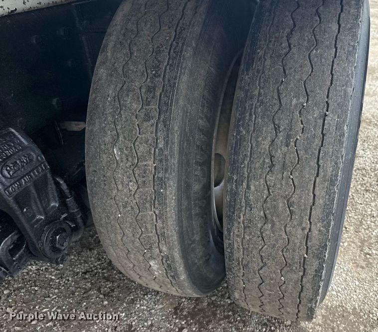 image for item EG5925 1996 Peterbilt 378 dump truck