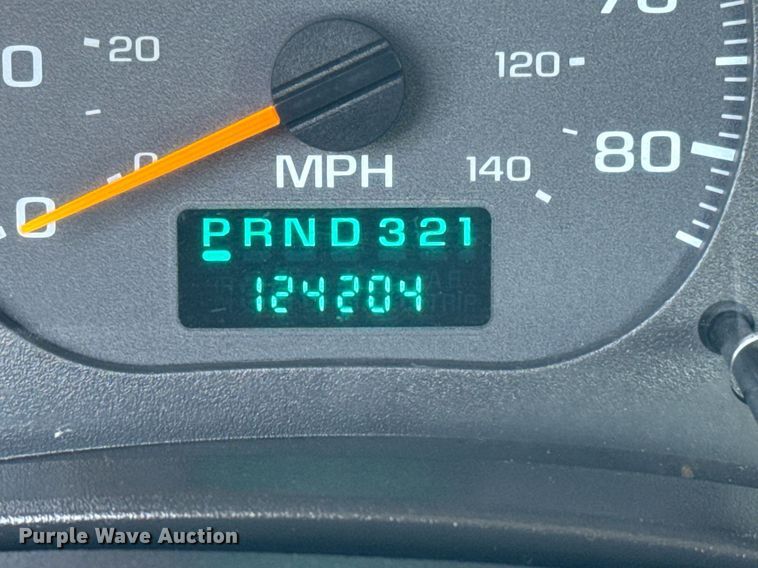 image for item EG5945 2005 GMC C5500 bucket truck