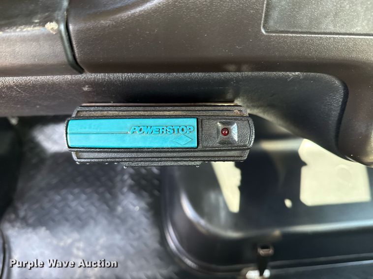 image for item EG5945 2005 GMC C5500 bucket truck