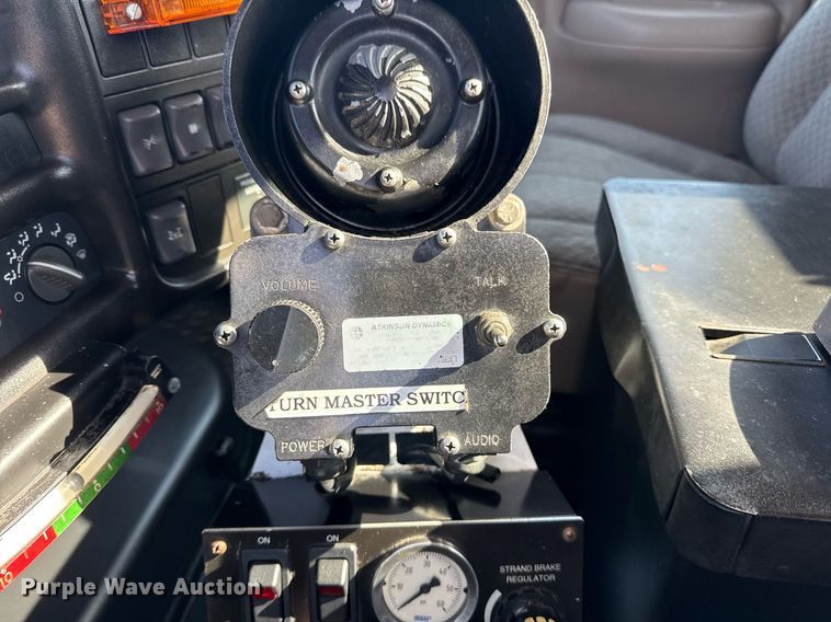 image for item EG5945 2005 GMC C5500 bucket truck