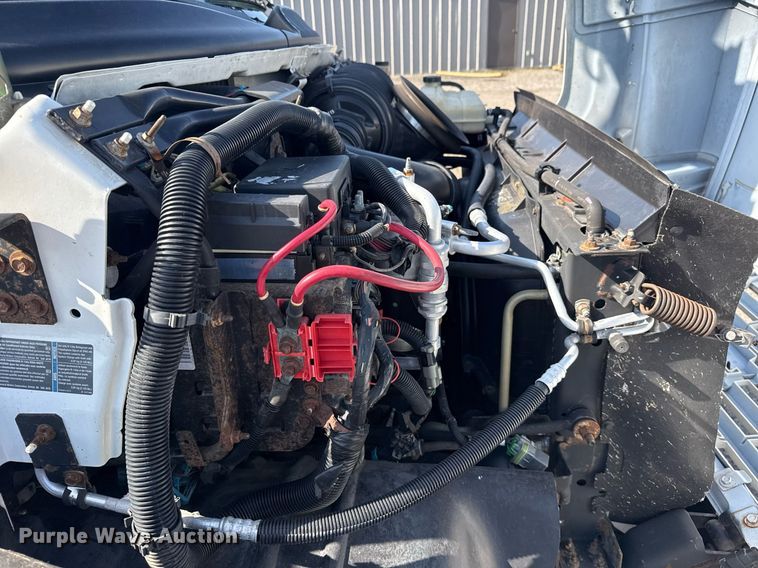 image for item EG5945 2005 GMC C5500 bucket truck