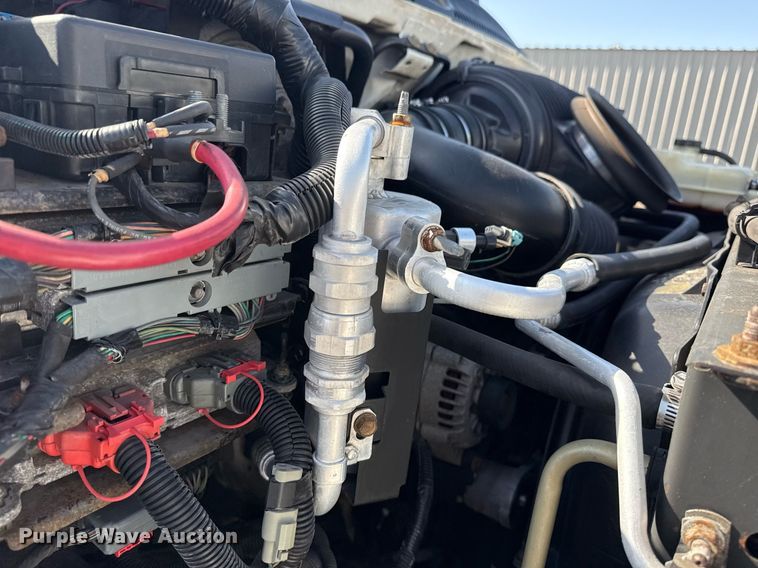 image for item EG5945 2005 GMC C5500 bucket truck