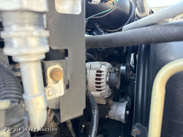 image for item EG5945 2005 GMC C5500 bucket truck