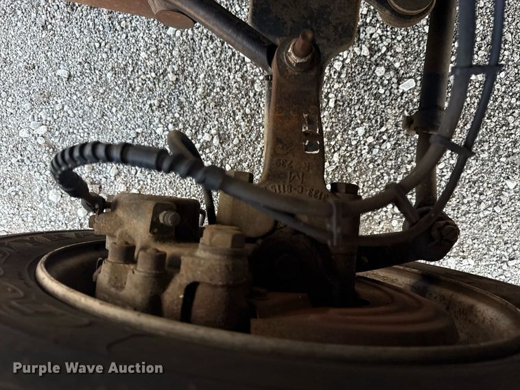 image for item EG5945 2005 GMC C5500 bucket truck