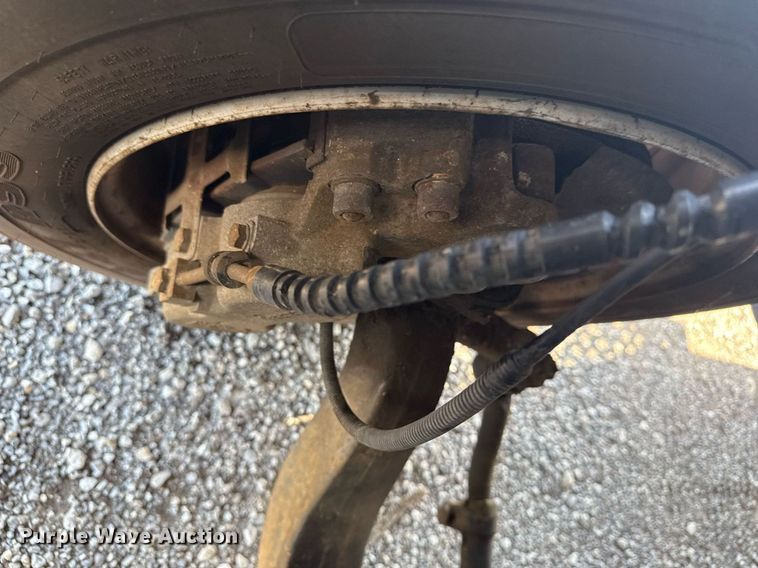 image for item EG5945 2005 GMC C5500 bucket truck