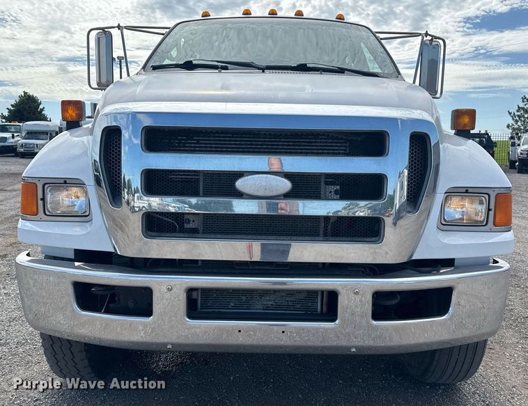 image for item EG5957 2009 Ford F750 Super Duty Crew Cab utility / service truck