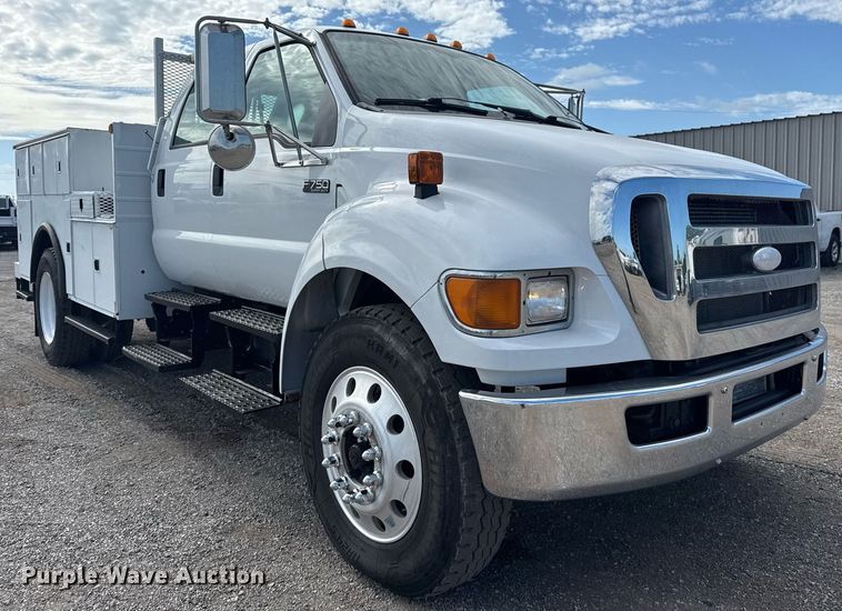image for item EG5957 2009 Ford F750 Super Duty Crew Cab utility / service truck