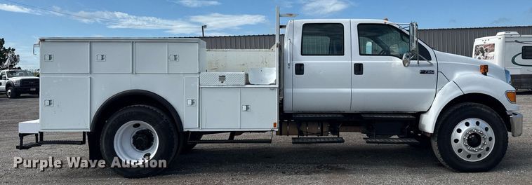 image for item EG5957 2009 Ford F750 Super Duty Crew Cab utility / service truck