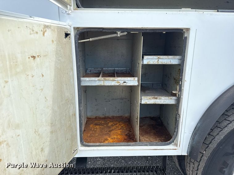 image for item EG5957 2009 Ford F750 Super Duty Crew Cab utility / service truck