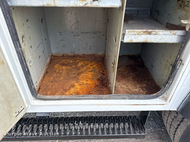 image for item EG5957 2009 Ford F750 Super Duty Crew Cab utility / service truck