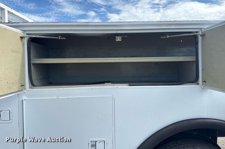 image for item EG5957 2009 Ford F750 Super Duty Crew Cab utility / service truck