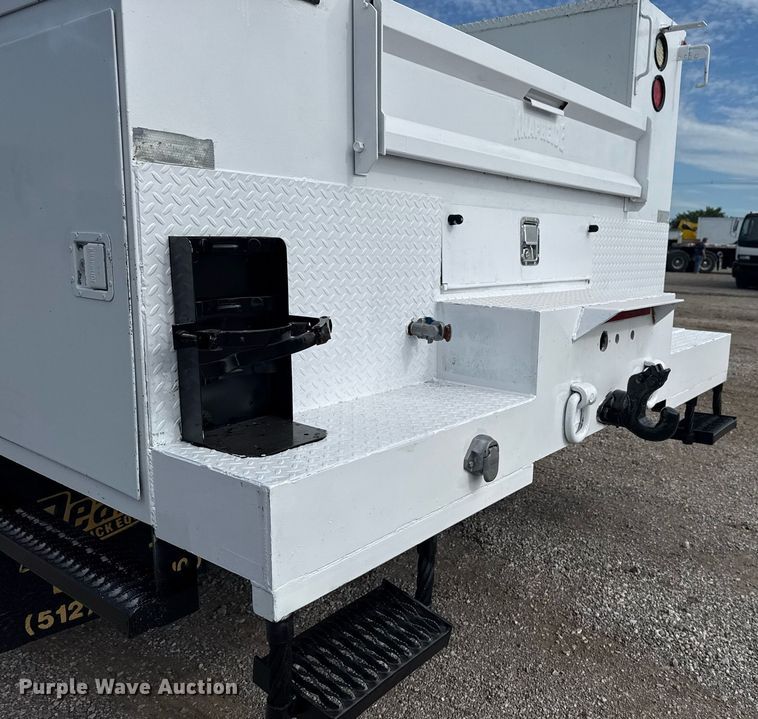 image for item EG5957 2009 Ford F750 Super Duty Crew Cab utility / service truck