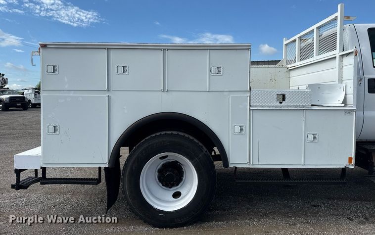 image for item EG5957 2009 Ford F750 Super Duty Crew Cab utility / service truck