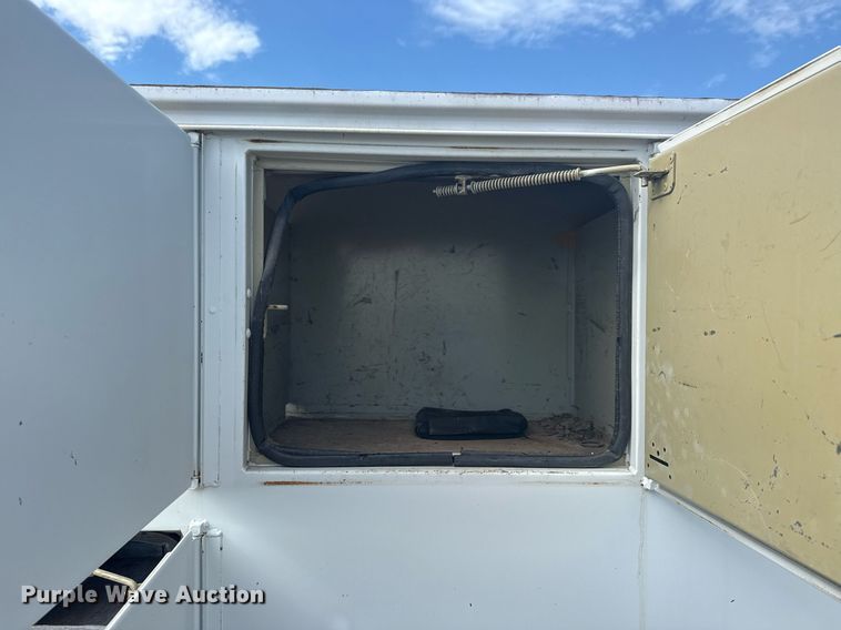 image for item EG5957 2009 Ford F750 Super Duty Crew Cab utility / service truck