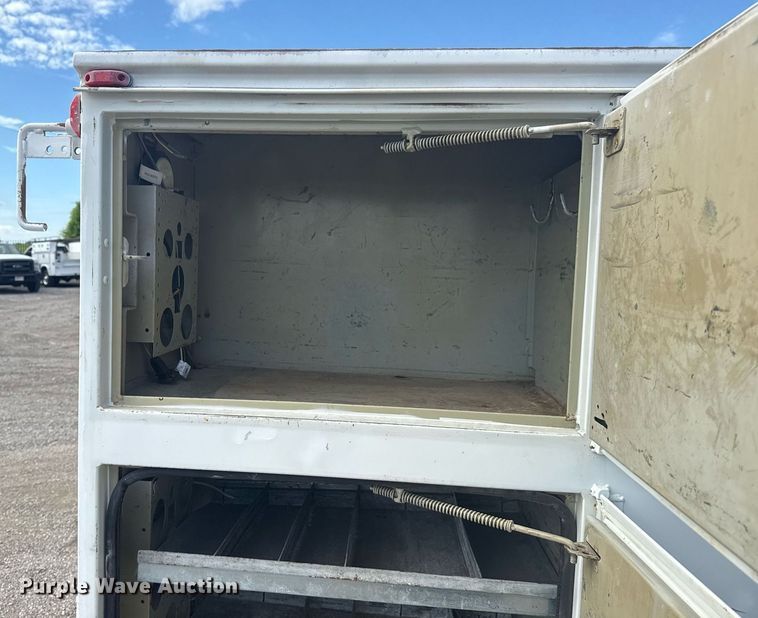 image for item EG5957 2009 Ford F750 Super Duty Crew Cab utility / service truck