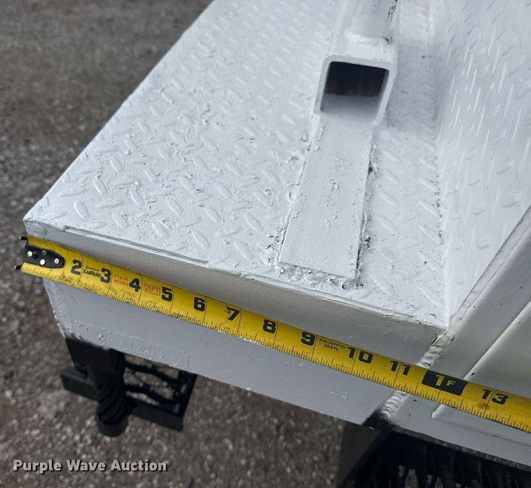 image for item EG5957 2009 Ford F750 Super Duty Crew Cab utility / service truck